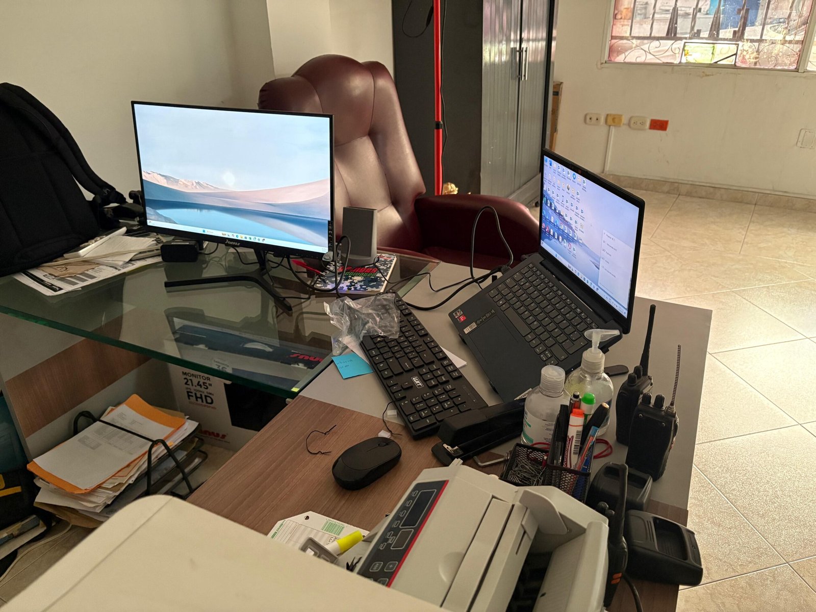 Monitor de oficina Aurum Labs